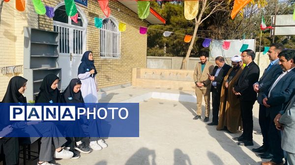 آغاز رسمی مسابقات فرهنگی هنری با نواختن زنگ جشنواره فردا و جشنواره ماها در مدرسه تکتم 