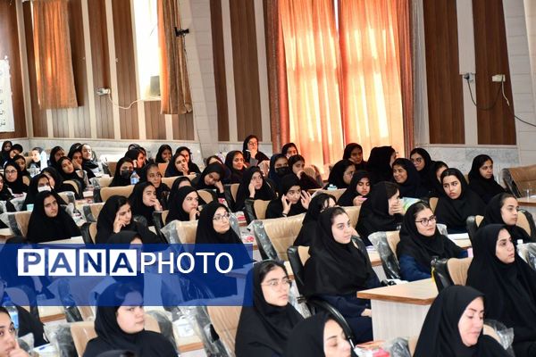 مراسم تجلیل از مدیران و رتبه‌های برتر کنکور ۱۴۰۴ در شهرستان مه‌ولات