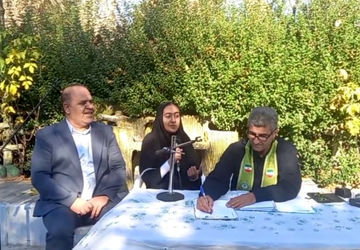 شعر خوانی خبرنگار شیرازی در اردوی مشهد مقدس