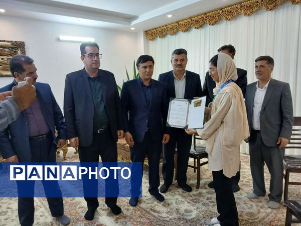 تقدیر مدیرکل آموزش و پرورش خراسان شمالی از دانش‌آموز شیروانی دارنده مدال برنز المپیاد جهانی علوم زمین