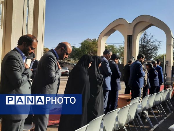 مراسم باشکوه زنگ ایثار و مقاومت در دبیرستان مصلی نژاد حضرت ام البنین