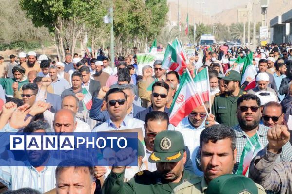 حضور حماسی مردم انقلابی بندرخمیر در راهپیمایی ۲۲ بهمن