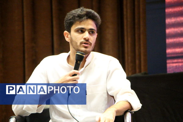 رونمایی از مستند علی نفتی دفاع مقدس در یزد