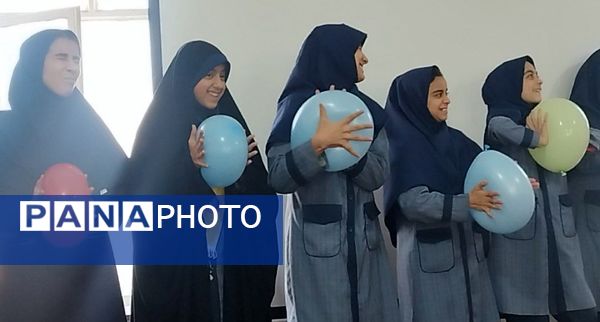 جشن روز مادر و ولادت حضرت زهرا (س) در دبیرستان شاهد تکتم ناحیه ۳