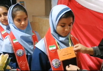 اولین جلسه شورای دانش آموزی و معارفه کمیته ها در دبستان شهدای ارتش 