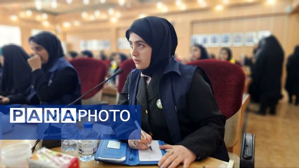 دیدار صمیمی دانش‌آموزان با استاندار کهگیلویه و بویراحمد 