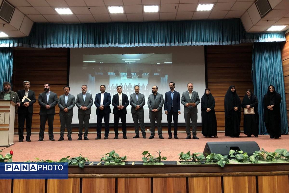 برگزاری جلسه مدیران با حضور فعال مسئولان آموزش و پرورش و اداره کل شهرستانهای تهران در ناحیه دو شهرری