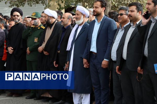 حضور پرشور دانش‌آموزان شهرستان صالح‌آباد در راهپیمایی روز ۱۳ آبان