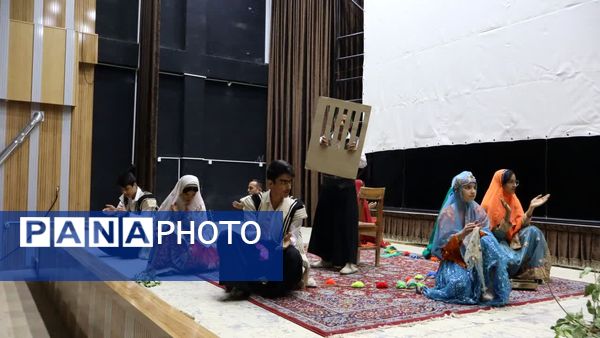 چهار نمایش از فارسان در مرحله بازبینی سی و هفتمین جشنواره تئاتر استانی به روی صحنه رفت