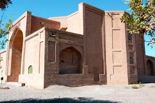 مرمت آرامگاه شاه قاسم انوار در روستای لنگر تربت جام آغاز شد