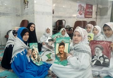 طنین گام‌های استوار دانش‌آموزان پروین اعتصامی در مصلی صباشهر