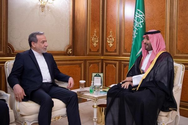 تحولات منطقه در دیدار عراقچی با ولیعهد عربستان بررسی شد
