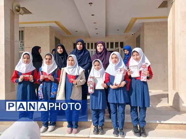 برگزاری مراسم تجلیل از دانش‌آموزان ممتاز حوزه نماز و قرآن در طرح بازدید از کارنامه نماز