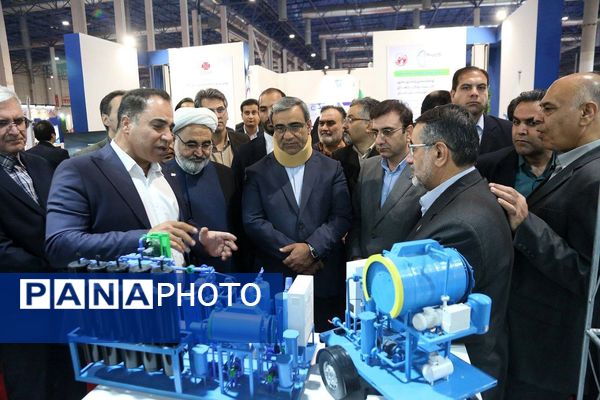 بازدید استاندار خراسان رضوی از دستاوردهای پژوهش و نوآوری در نمایشگاه مشهد