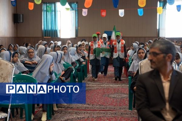  جشن عاطفه‌ها در دبستان دخترانه شهید محمد قضاوی آموزش و پرورش ناحیه 4