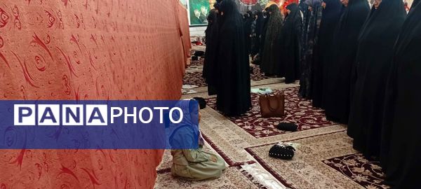 نماز جماعت در شب میلاد حضرت زهرا س در خلیل آباد