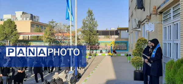 گذری برصبح‌گاه دبیرستان وکیلی ۹