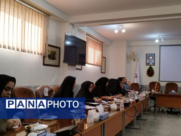 جلسه آموزشی ویژه مراقبان سلامت مدارس کاشان