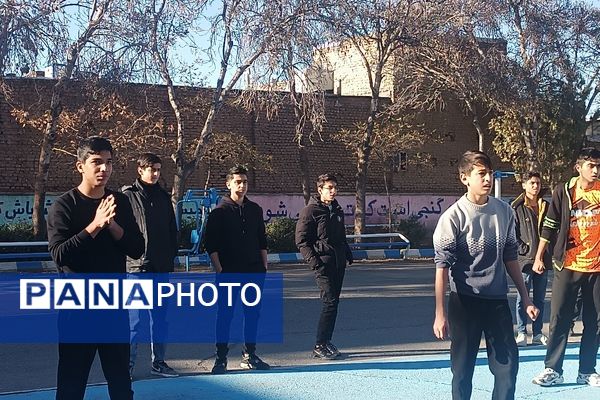 دومین روز از مسابقات گروهی والیبال در دبیرستان شاهد ابوذر گروهی