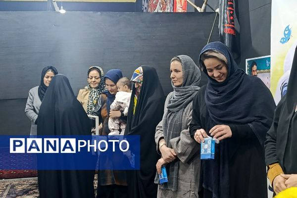  جشن «گل‌های زهرایی» در حسینیه شهدا با حضور دانش‌آموزان دبستان شهید طهرانی‌مقدم