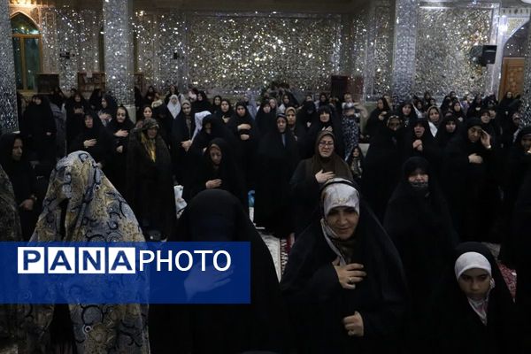 ارادتمندان اهل‌بیت در شب چهارم فاطمیه گرد هم آمدند