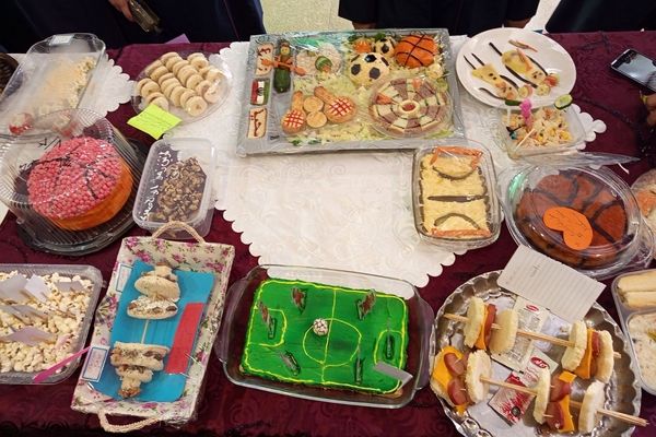 برگزاری نمایشگاه و مراسم صبحانه سلامت به مناسبت هفته تربیت بدنی در دبیرستان راضیه شکرایی ناحیه دو شهرری 