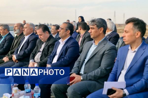 آیین کلنگ‌زنی هنرستان خیرساز هیأت امنایی در قرچک