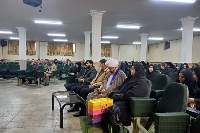 کارگاه آموزشی مربیان تشکل پیشتازان سازمان دانش‌آموزی ناحیه 2 کرج و شهرستان فردیس