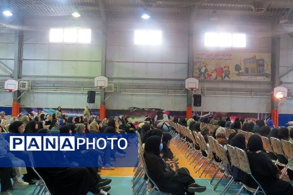 هر فرزند ، هدیه ای از بهشت  عنوان همایش جوانی جمعیت در شهرری 