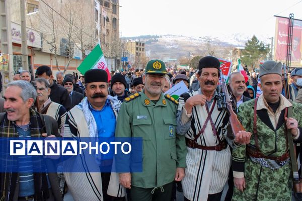 حضور حماسی کودکان و نوجوانان دورود در راهپیمایی 22 بهمن
