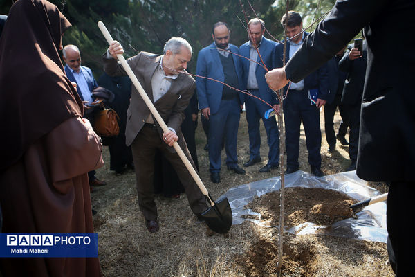 مراسم نمادین بزرگداشت روز آموزش همگانی حفاظت محیط زیست