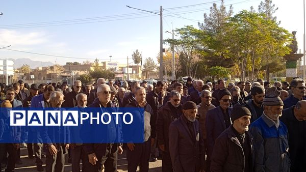 تشییع پیکر و خاکسپاری پدر شهید عجمی فدافن در گلزار شهدای روستای فدافن