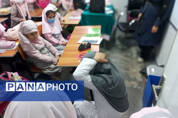 مانور زلزله در کلاس درس