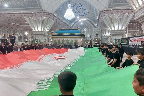 فرهنگیان منطقه ۱۴ تهران، به سرداران شهید جنگ ۱۲ روزه ادای احترام کردند