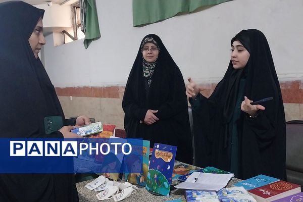 هفته کتاب و کتابخوانی در مدارس ناحیه دو شهرری 