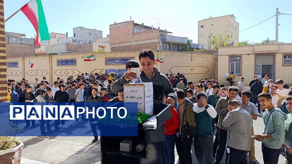 جشن عاطفه‌ها در مدرسه شریعتی اسکو