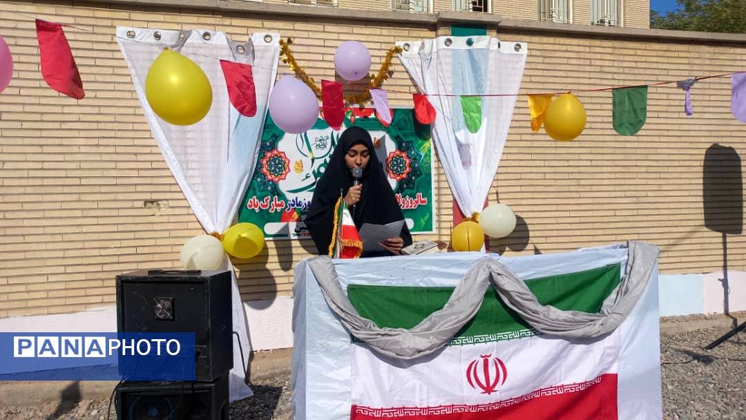 جشن روز مادر و ولادت حضرت زهرا(س) در مدرسه ام‌البنین