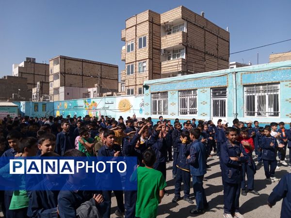 جشن عاطفه ها دردبستان شهید رجایی دوره دوم 