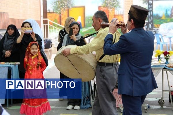 جشنواره غذا به‌مناسبت هفته پیوند اولیا و مربیان در دبستان حضرت مریم(س) ناحیه یک شهرری