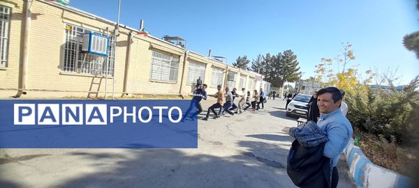 مسابقه طناب کشی و تیراندازی با تفنگ بادی در زاوه