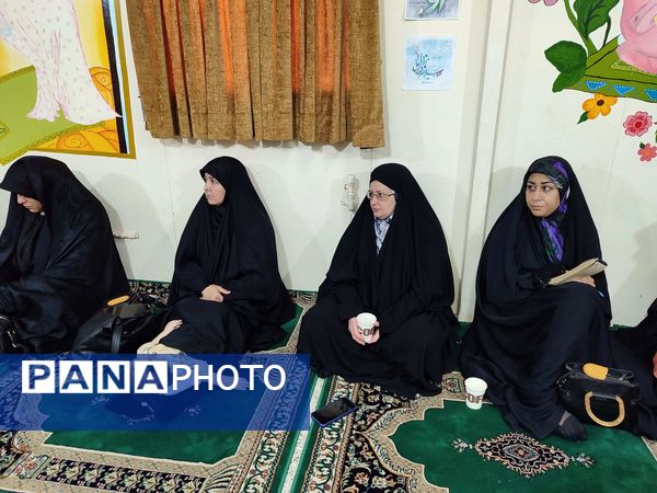 برگزاری جلسه آموزش خانواده در دبستان شاهد حاج تقی آقا بزرگ مشهد