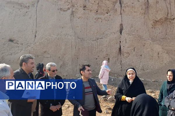 شاهنامه‌خوانی در دل تاریخ؛ بازدید فرهنگی اعضای کارگاه شاهنامه‌خوانی از قلعه ایرج پیشوا