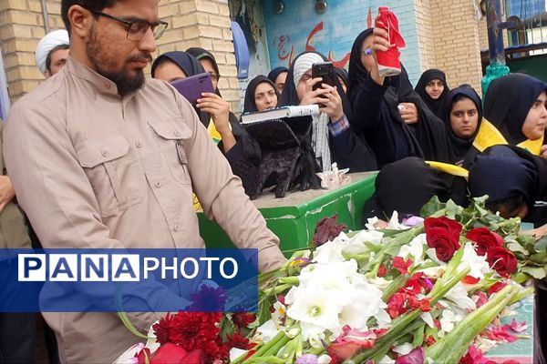 تشییع شهید گمنام در مدارس ناحیه 4 شیراز