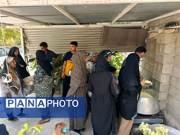 پخت و توزیع نذری در روز تاسوعای حسینی روستای حسن آباد داراب استان فارس