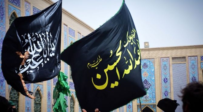 صحن حضرت ابوالفضل(ع) مصلای المهدی(عج) لبریز از عاشقان علمدار بود