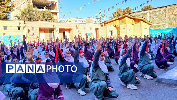 شور میهنی در صف دانش‌آموزان نظرآباد