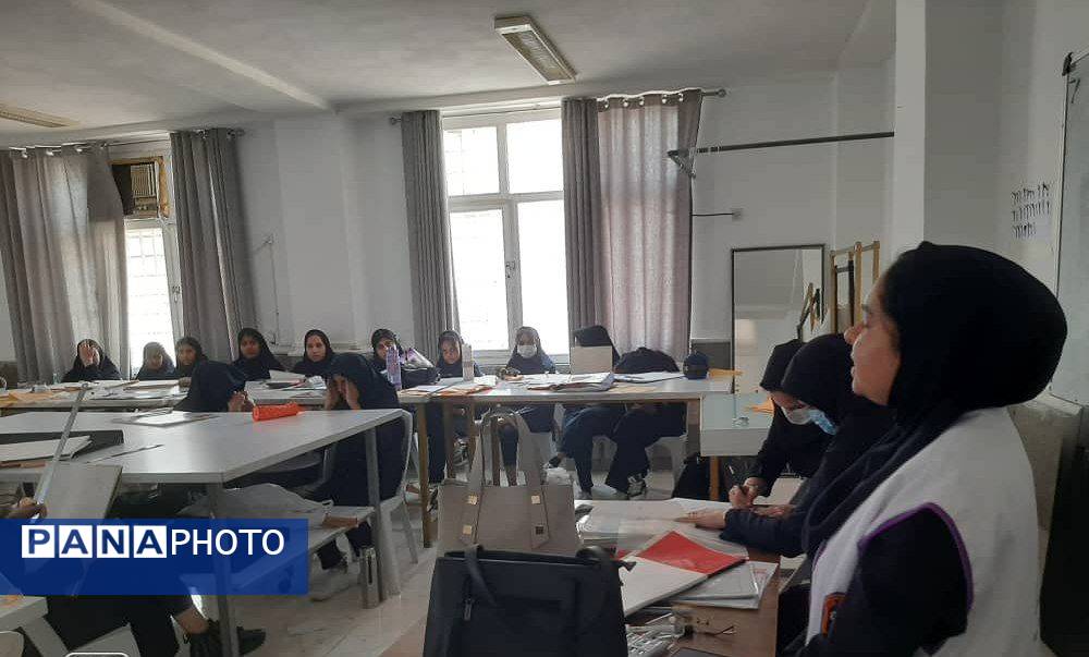هفته بهداشت روان هنرستان زهرای مرضیه حاجیآباد