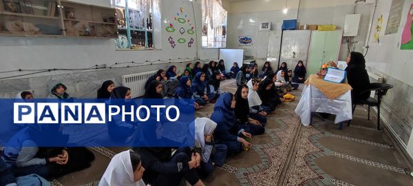 کارگاه آموزشی دانش‌آموزان در هفته پدافند غیرعامل (پدافند زیستی) در مدرسه شهید خاقانی شهرستان شیروان