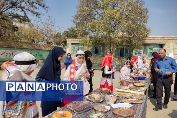 جشنواره غذا در مدرسه مدرس شهرستان چناران