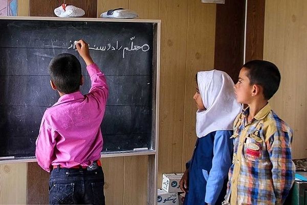 معلمان با حکم جهاد، نخبگانی را به جامعه معرفی می‌کنند